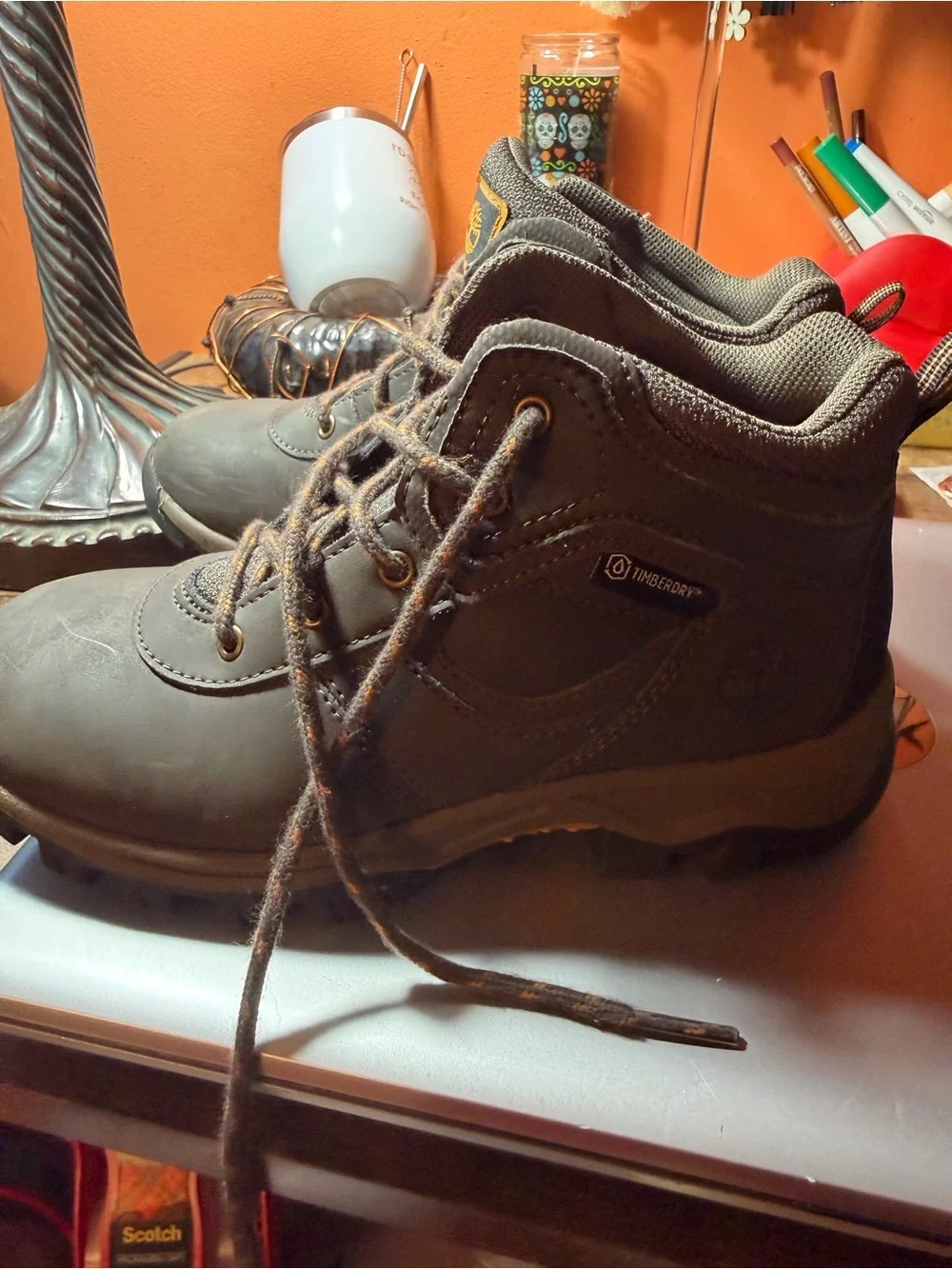 Timberland Men's Brown Lace-Up Boots - Durable Outdoor Footwear size 2.5 youth